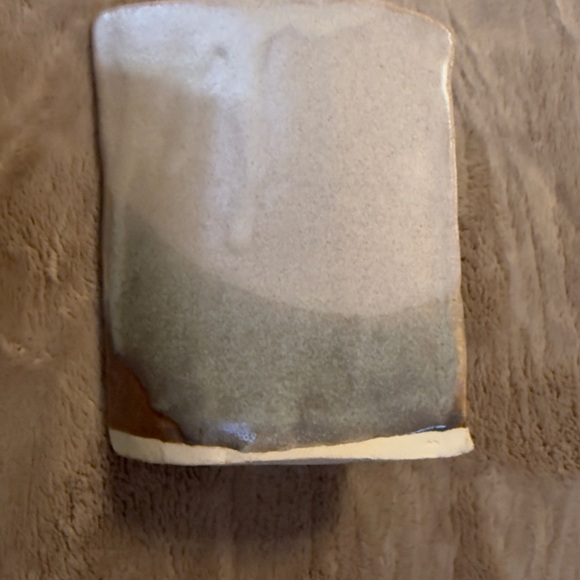 𝐕𝐀𝐒𝐄 𝐒𝐄𝐓 𝐁𝐄𝐀𝐔𝐓𝐈𝐅𝐔𝐋𝐋𝐘 𝐌𝐀𝐃𝐄-𝐒𝐈𝐆𝐍𝐀𝐓𝐔𝐑𝐄 & 𝐃𝐀𝐓𝐄 𝐎𝐍 𝐁𝐎𝐓𝐓𝐎𝐌 - Picture 5 of 9